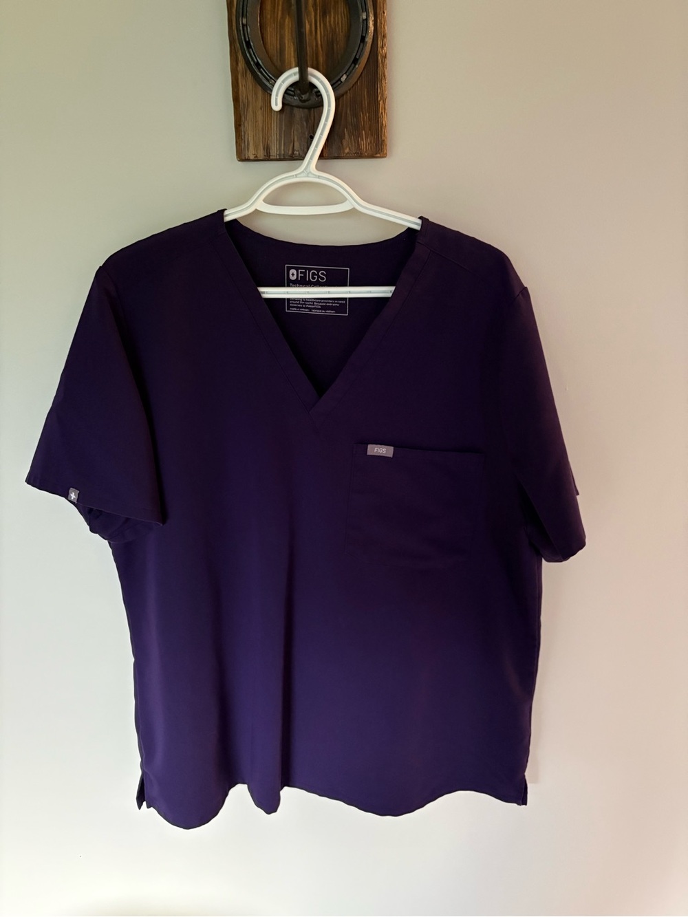 FIGS Catarina V-Neck Scrub Top in Purple Jam